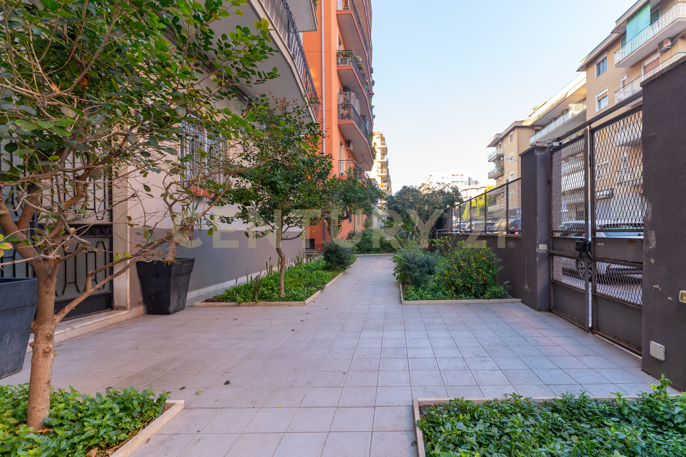 Quadrilocale con giardino in via eleonora d'angi� 7, Catania