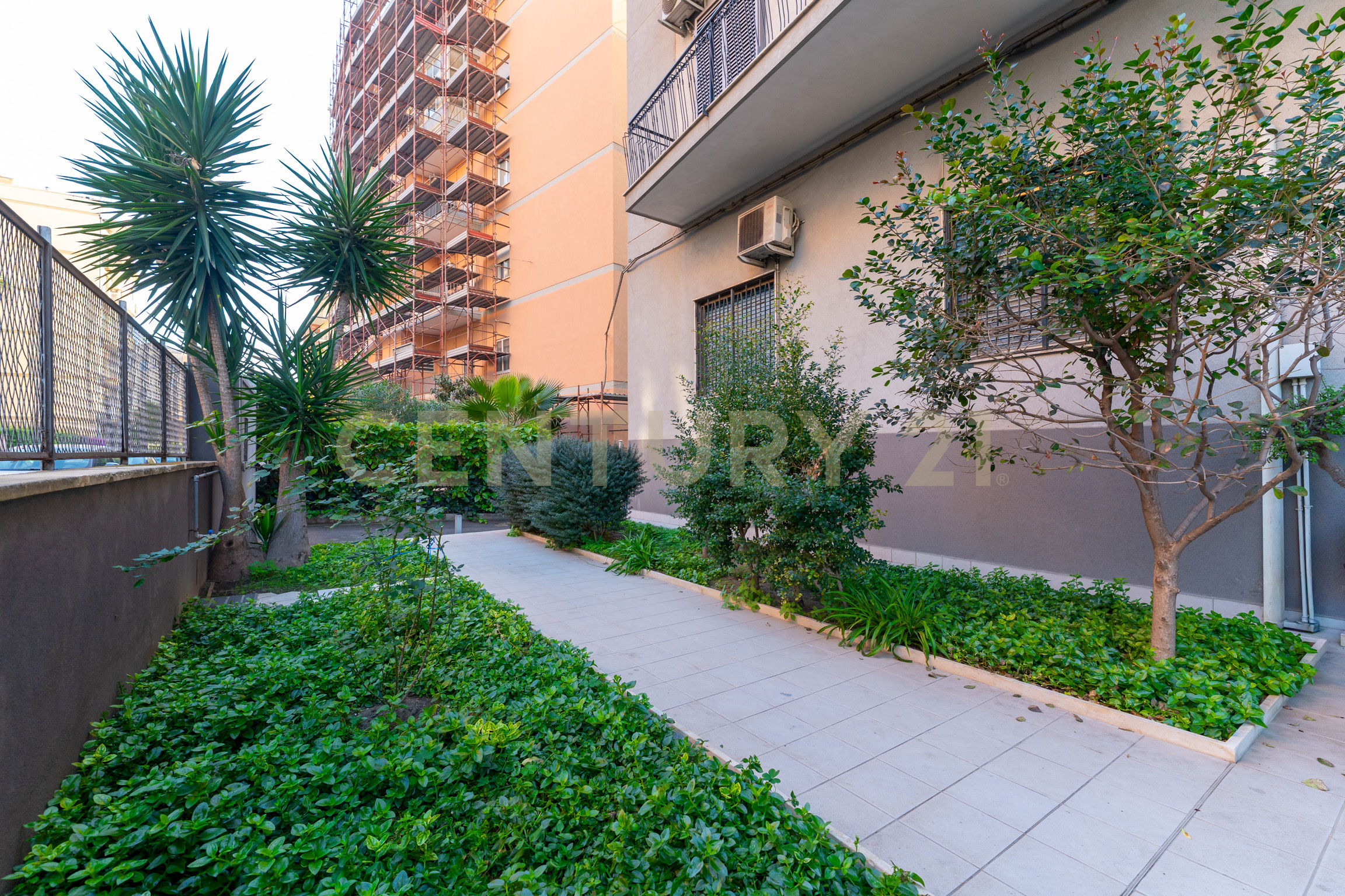 Quadrilocale con giardino in via eleonora d'angi� 7, Catania