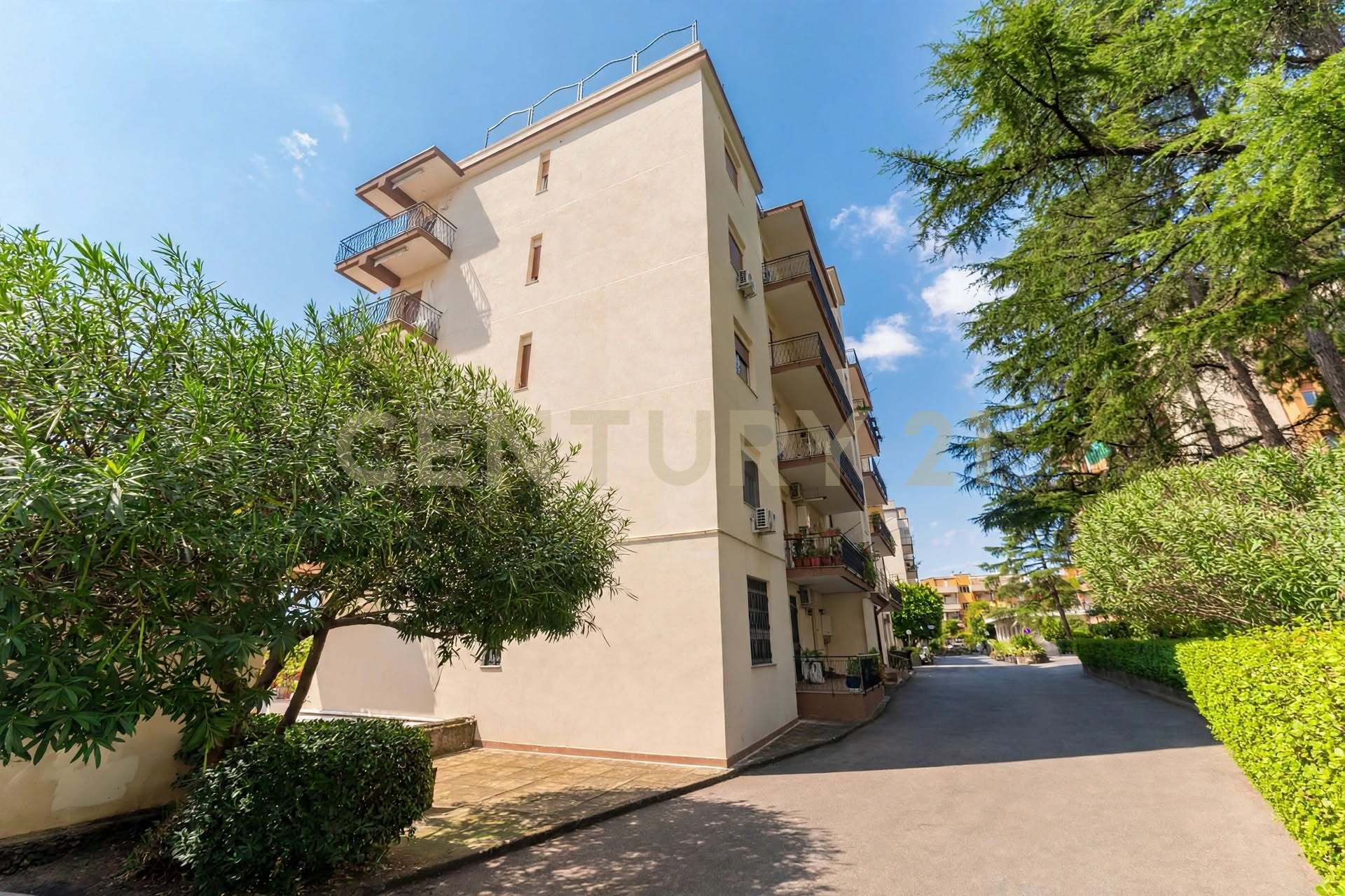 Attico con giardino in via carnazza 89, Tremestieri Etneo