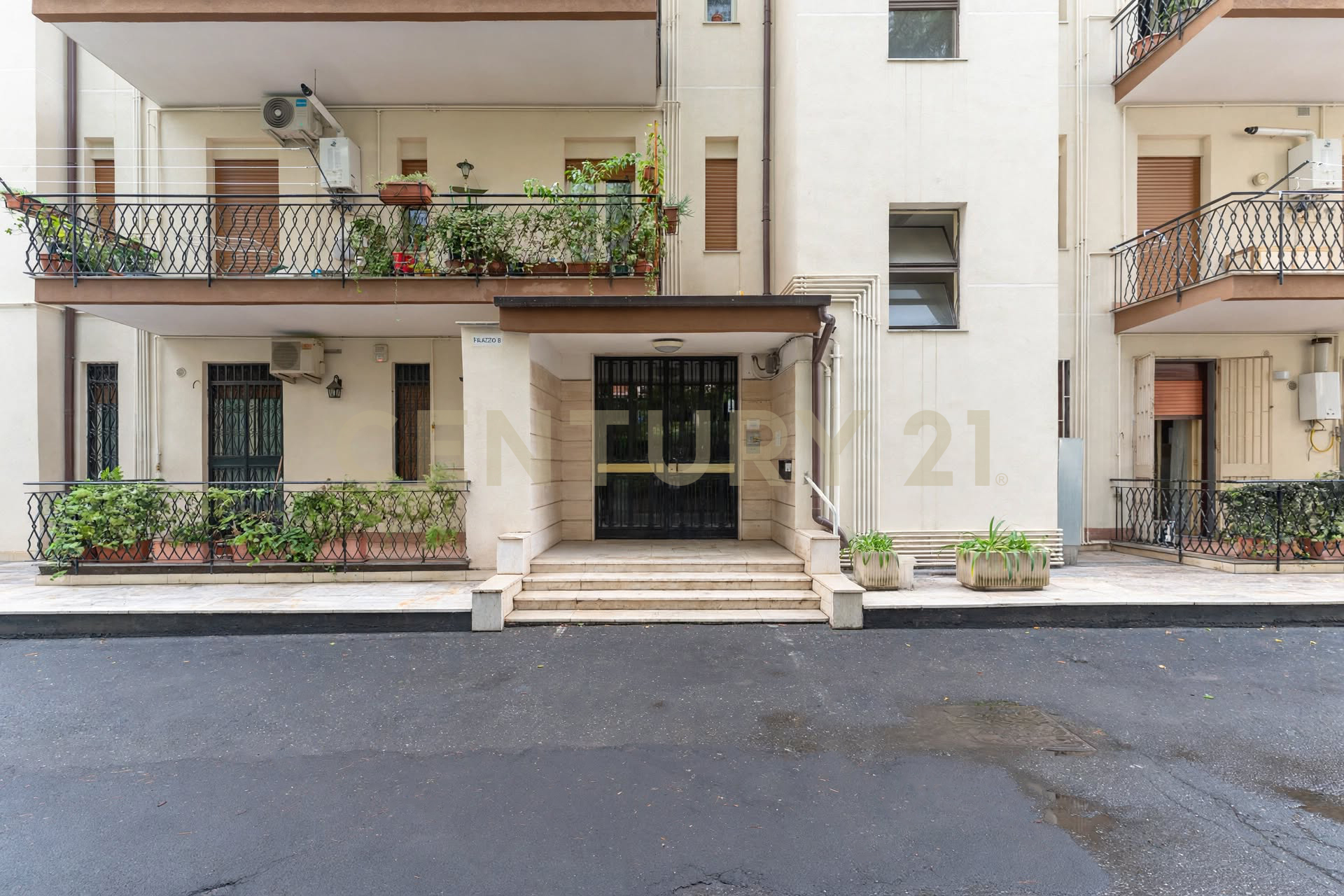 Attico con giardino in via carnazza 89, Tremestieri Etneo