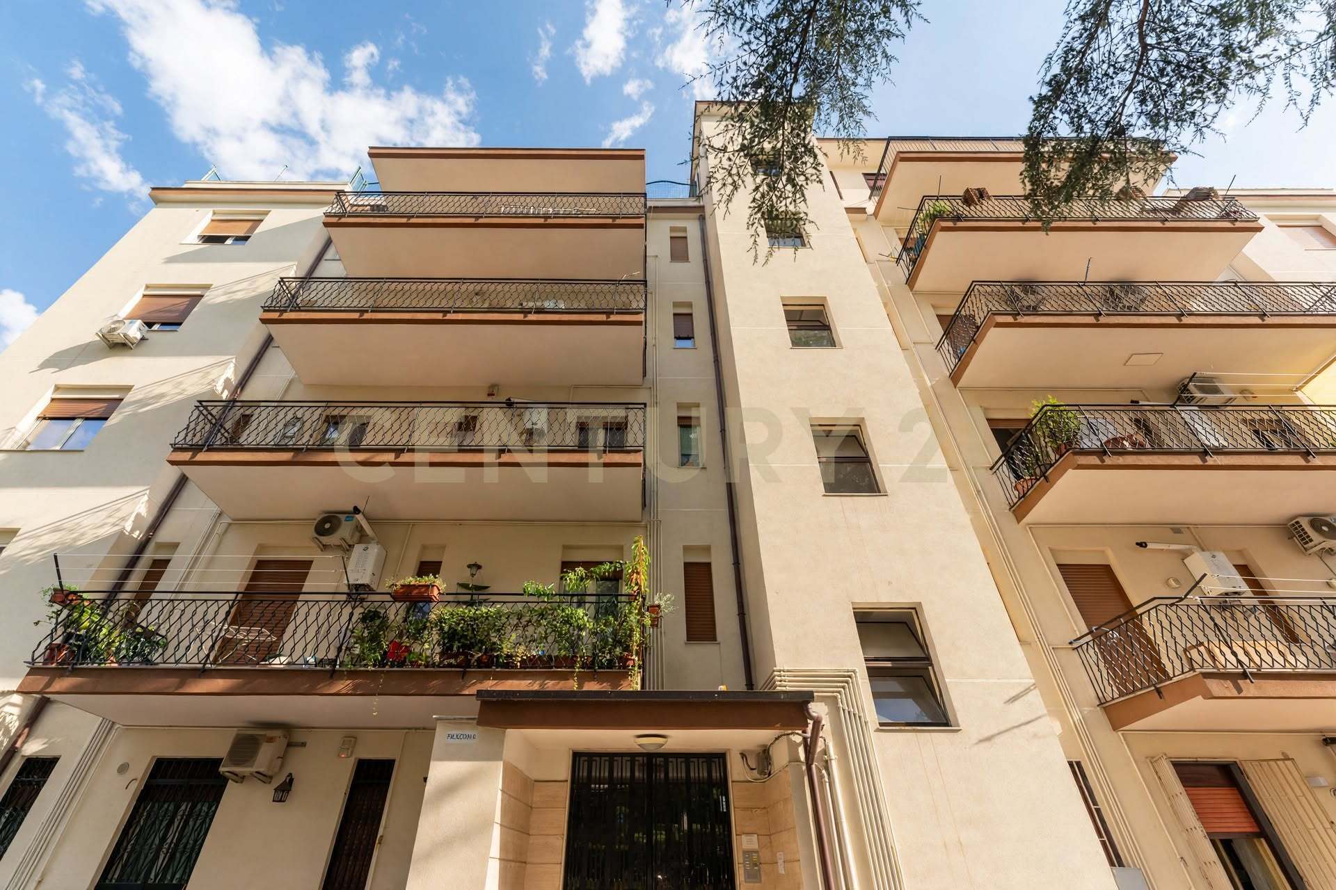 Attico con giardino in via carnazza 89, Tremestieri Etneo