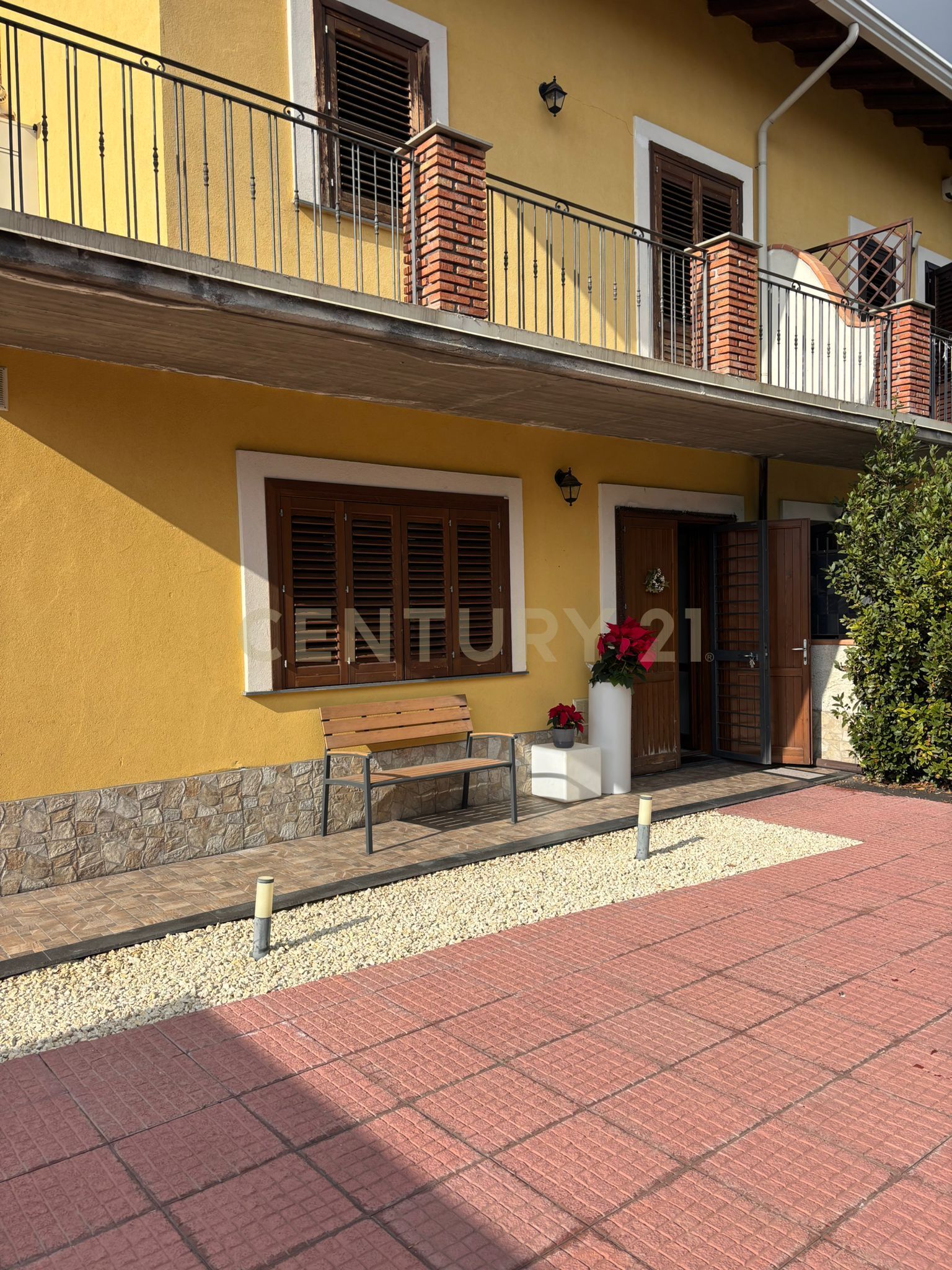 Casa indipendente con giardino in via veneto 11, Mascalucia