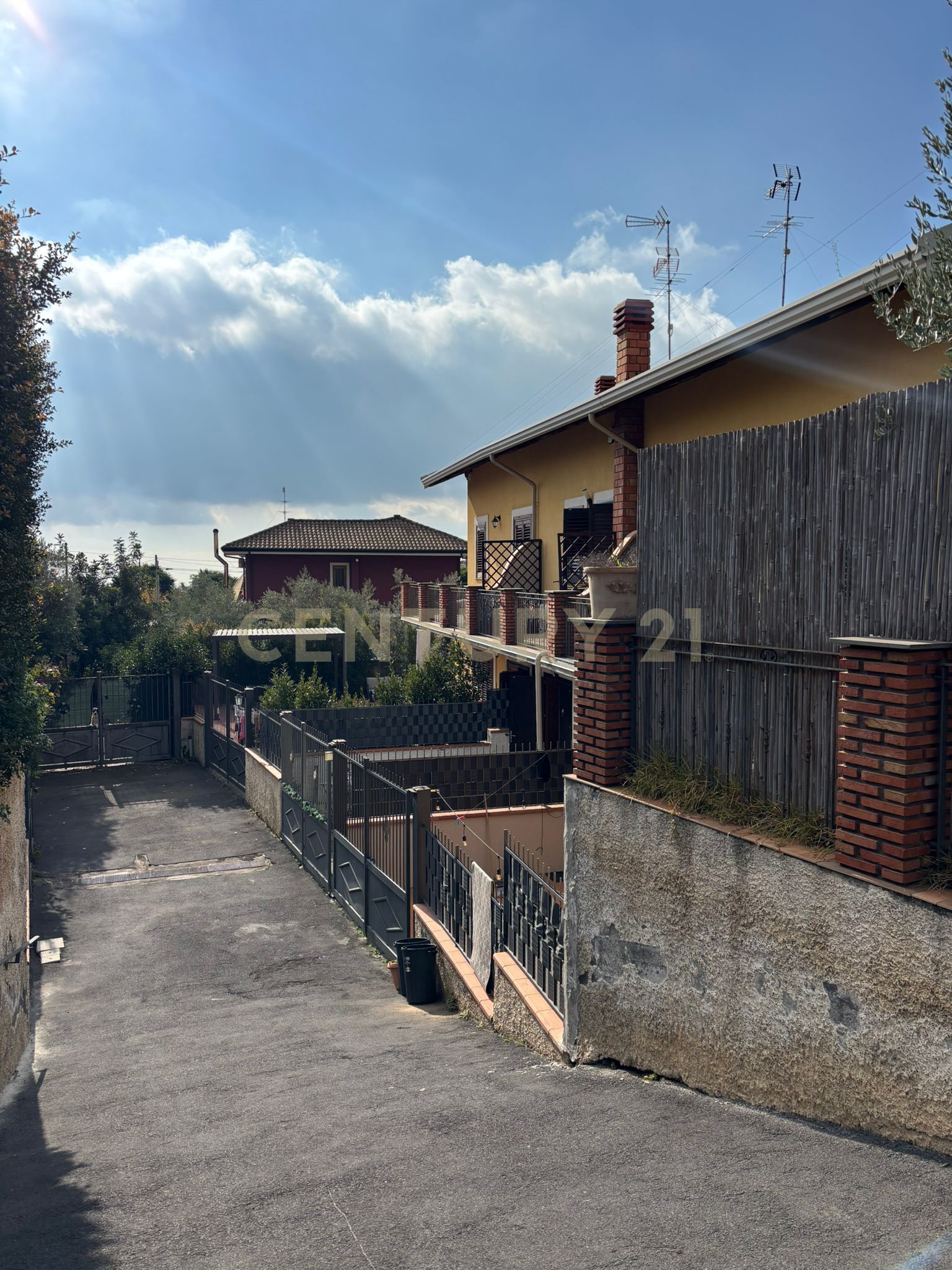 Casa indipendente con giardino in via veneto 11, Mascalucia