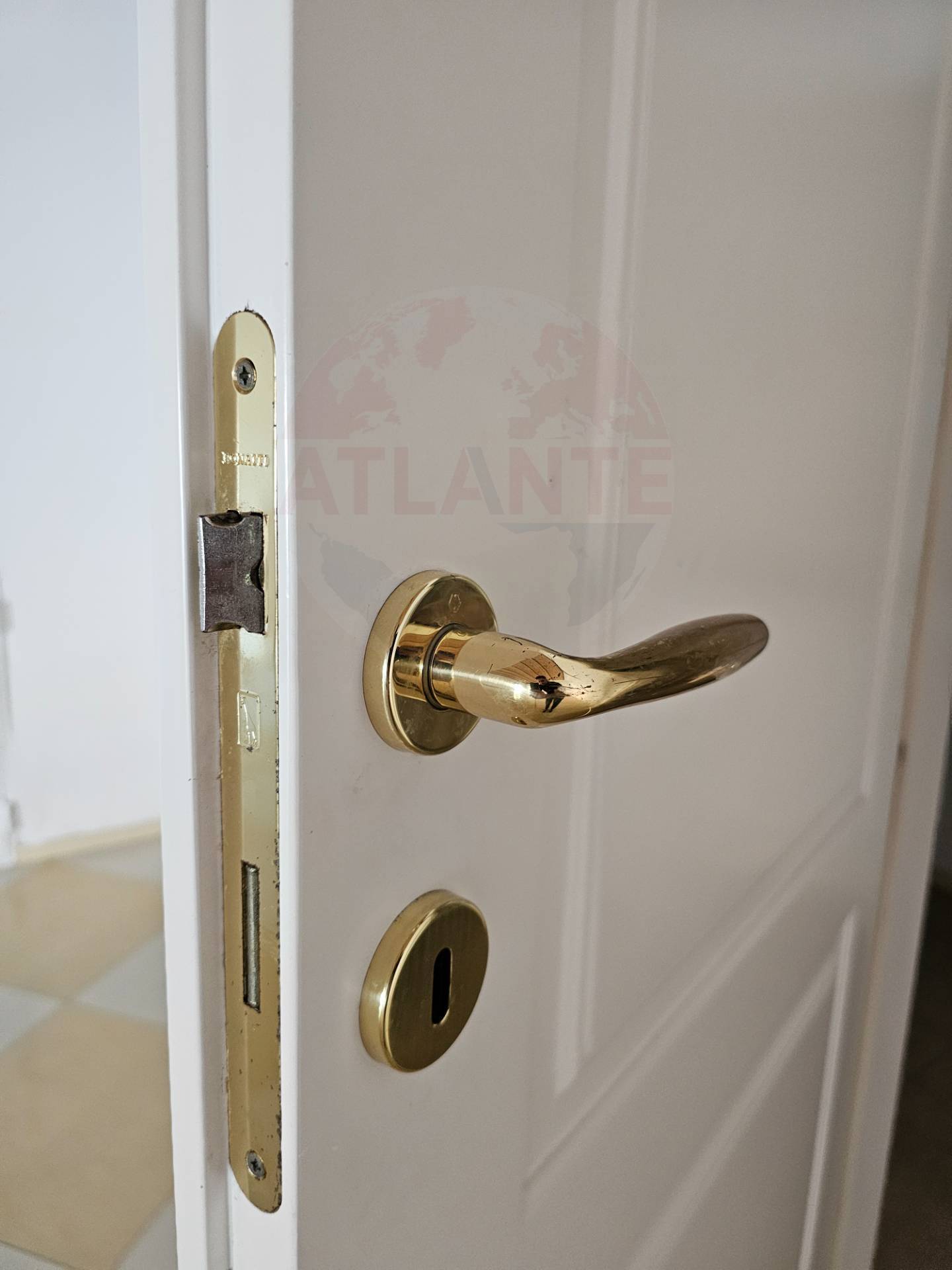 Locale Commerciale in affitto a Cologne