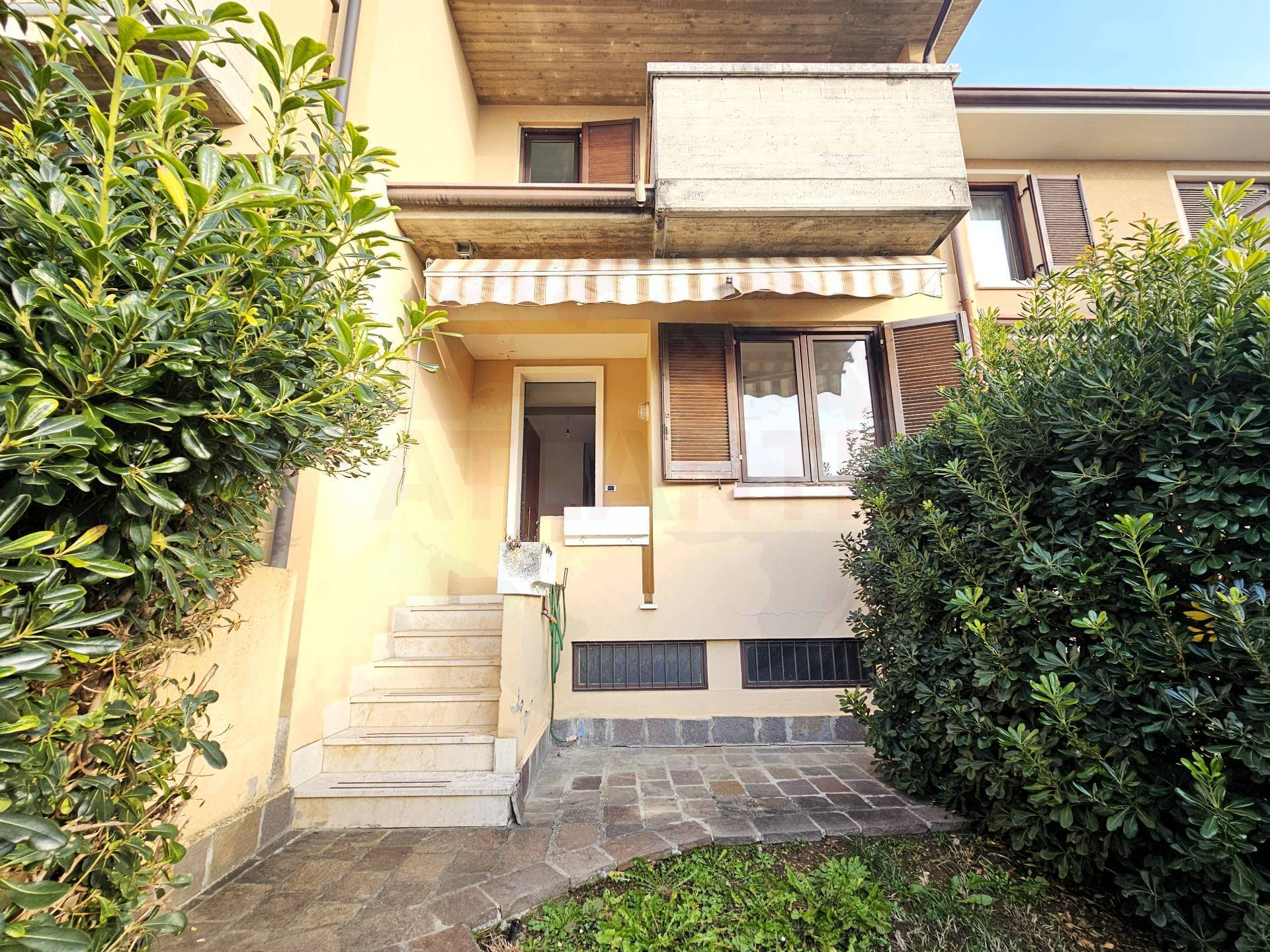 Villa a schiera in vendita a Ome