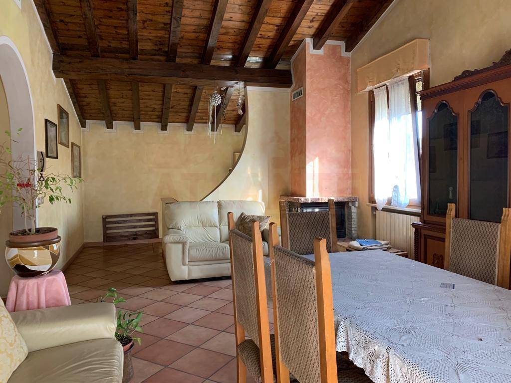 Appartamento in vendita a Ome