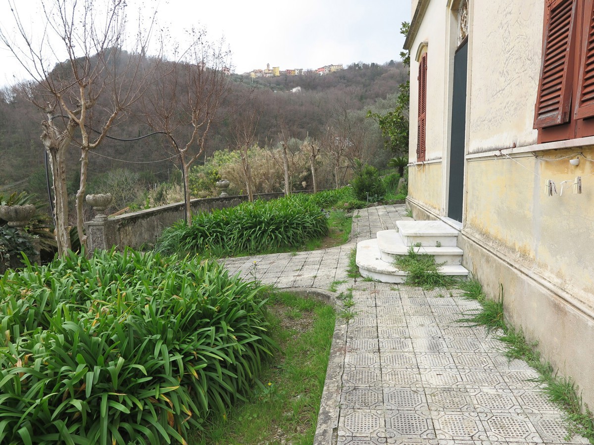 Villa con giardino a Lerici