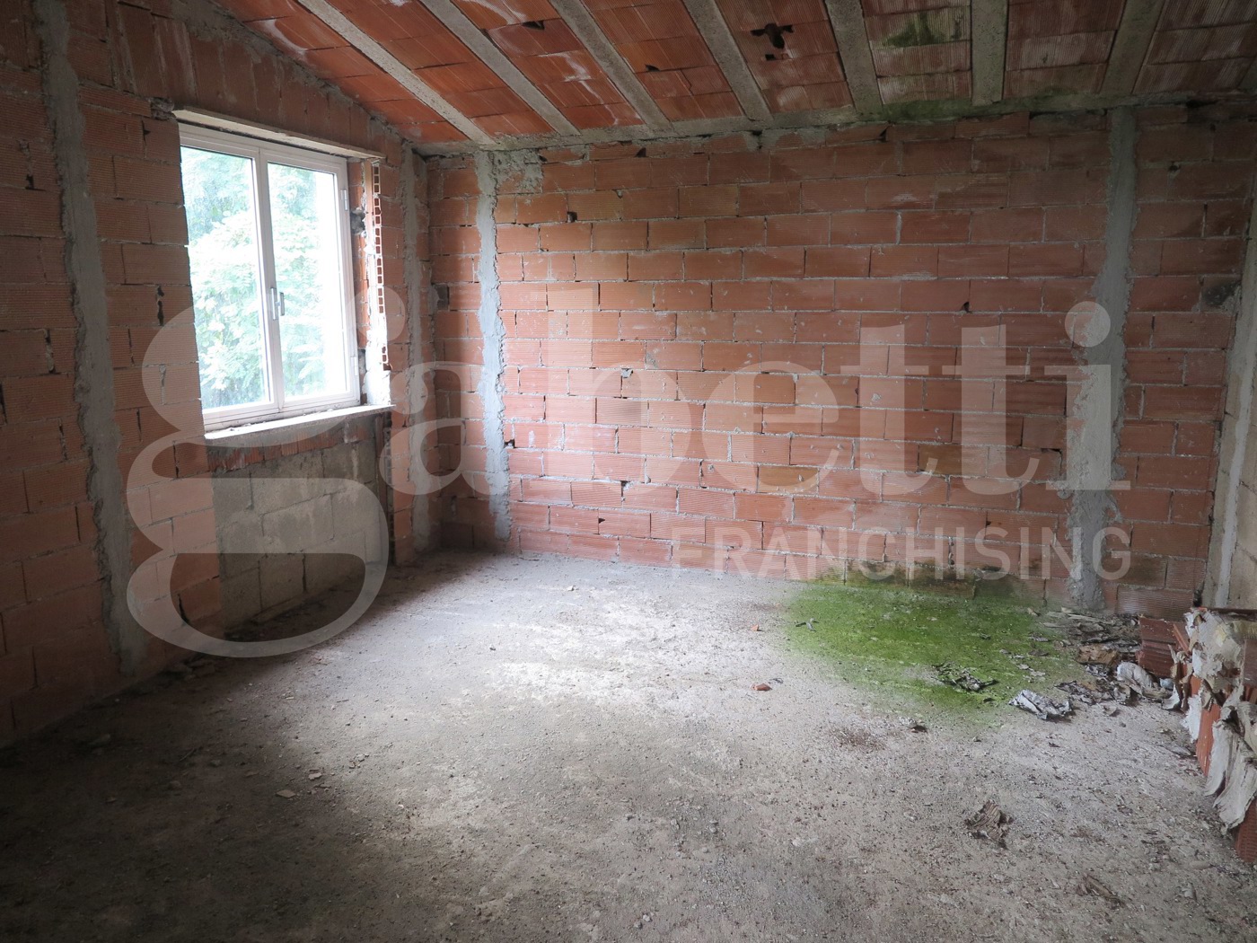 Casa indipendente da ristrutturare a Carro