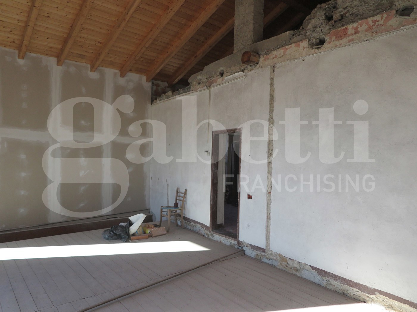 Appartamento in vendita a Follo