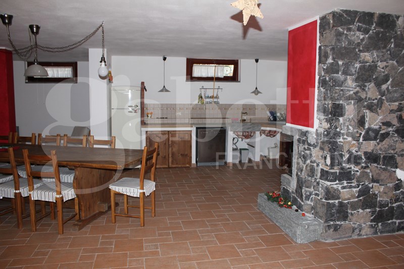 Trilocale con giardino a Castelnuovo Magra