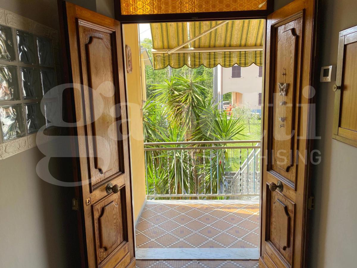 Casa indipendente con giardino a Santo Stefano di Magra