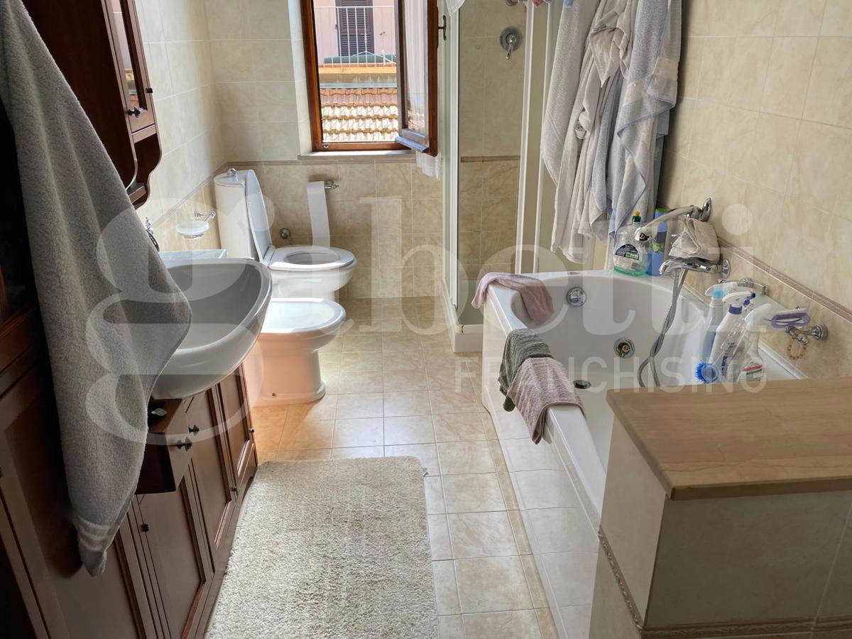 Casa indipendente con giardino a Santo Stefano di Magra