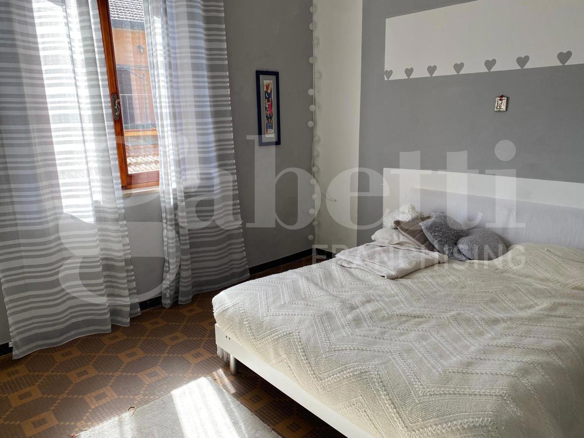 Casa indipendente con giardino a Santo Stefano di Magra