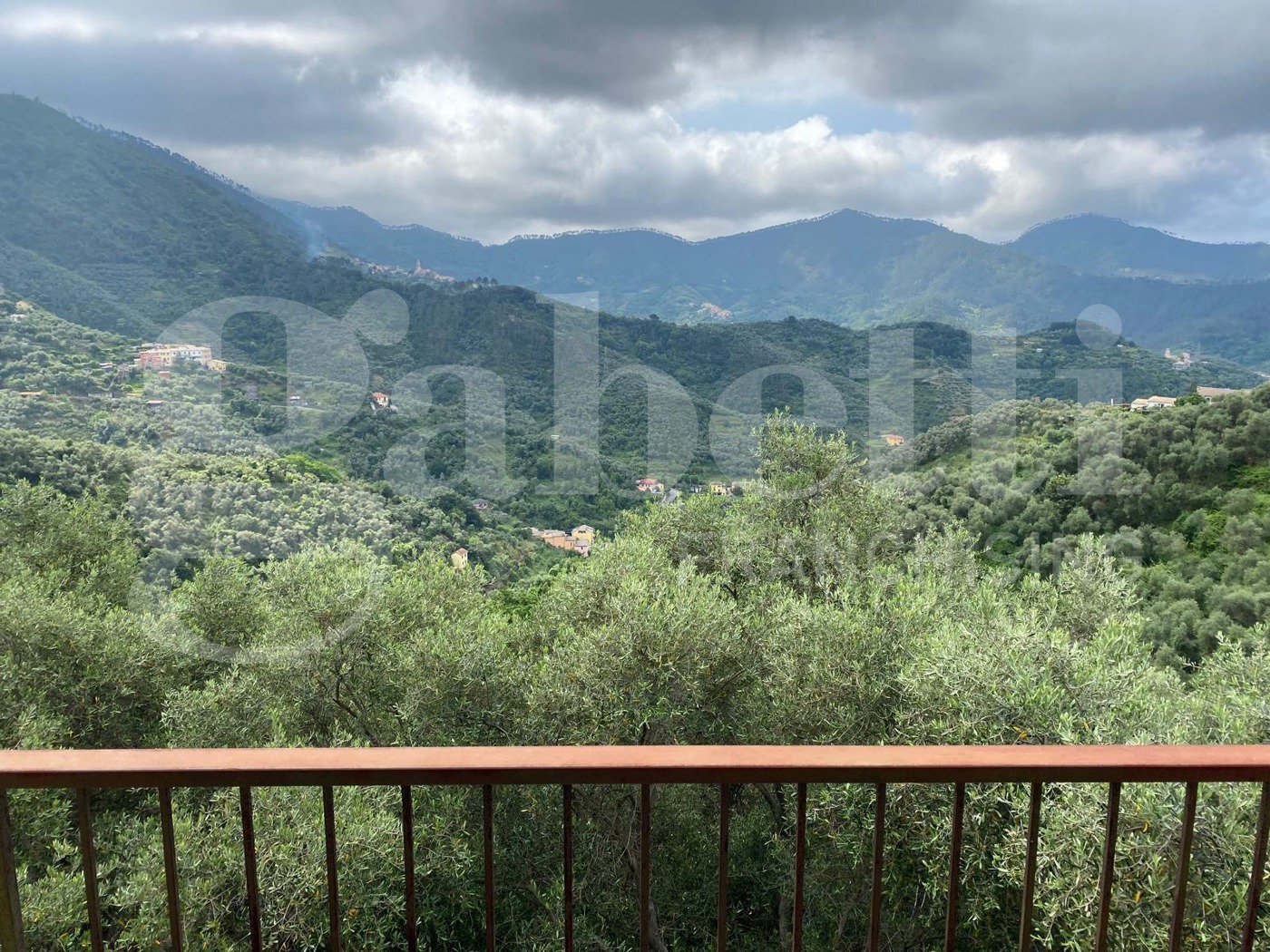 Casa indipendente con box doppio a Levanto