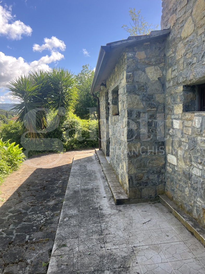Rustico con giardino a Lerici