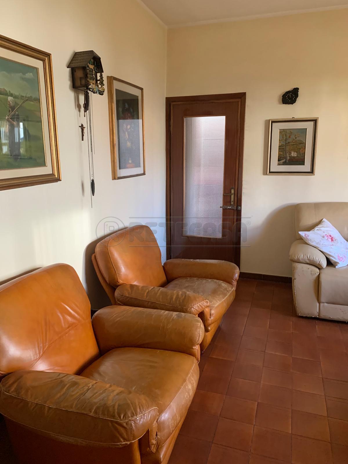 Villa con giardino a Curno