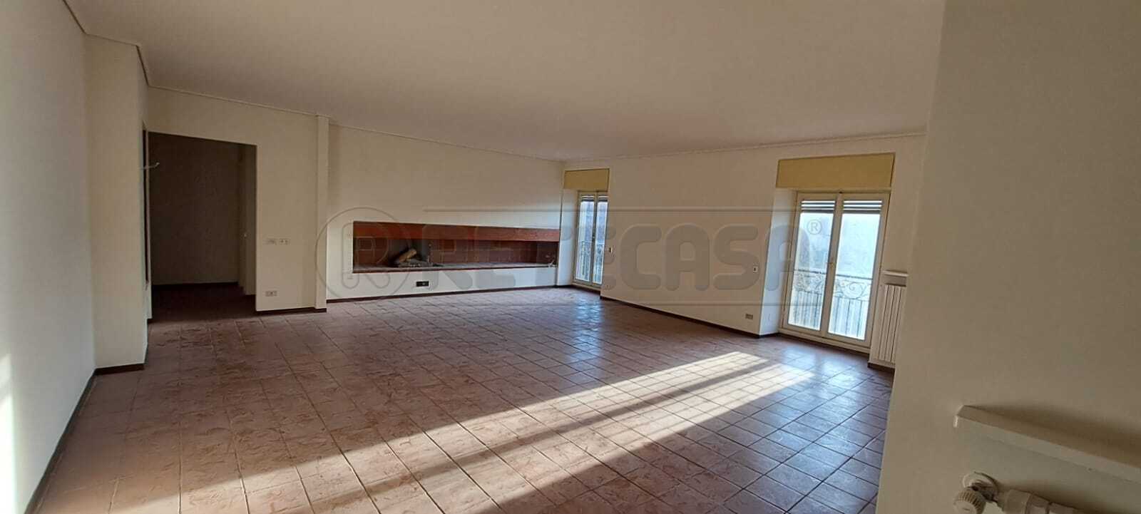 Appartamento con terrazzo in viale papa giovanni xxiii 45, Bergamo