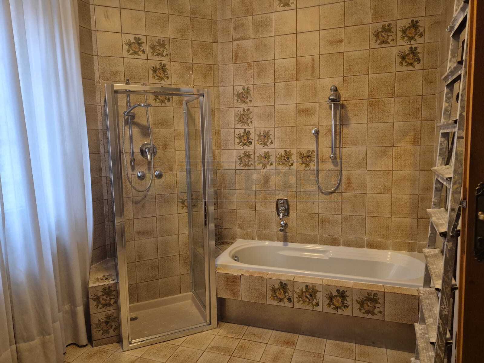 Quadrilocale con terrazzo in via tasso, Bergamo