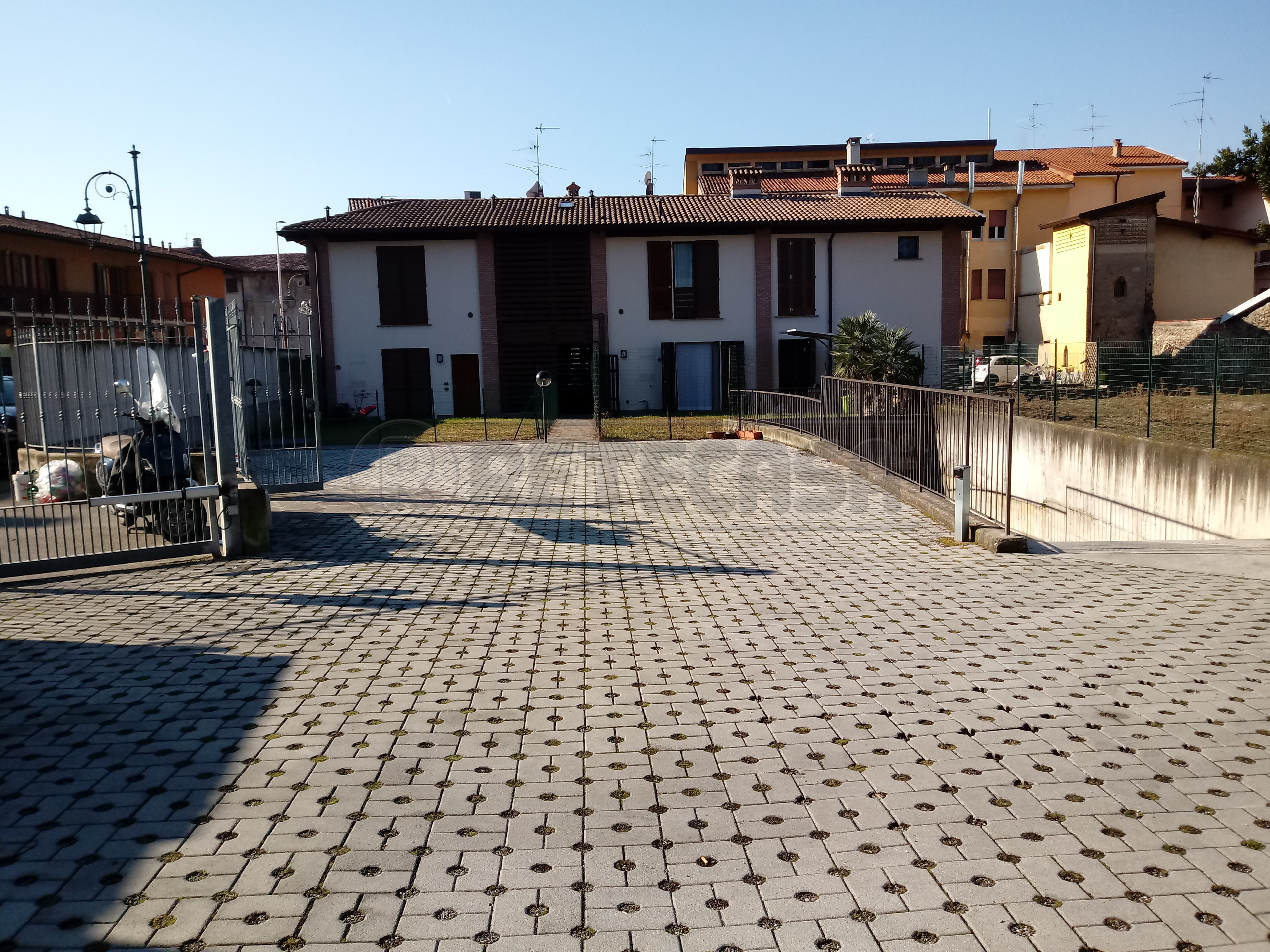 Bilocale con giardino a Azzano San Paolo