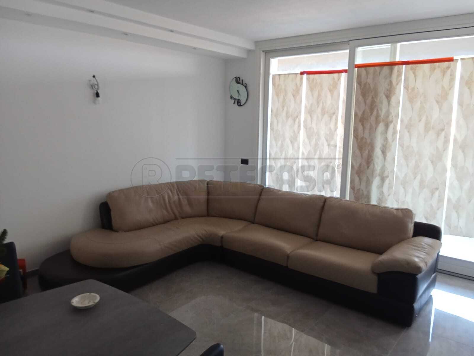 Trilocale con terrazzo in via paderno 42, Seriate