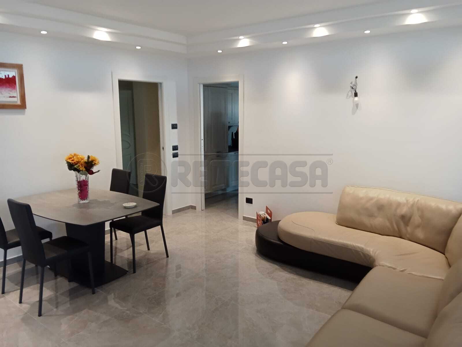 Trilocale con terrazzo in via paderno 42, Seriate