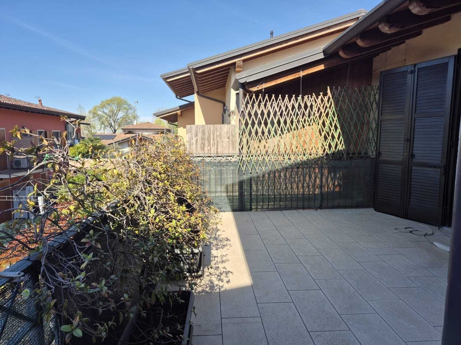 Trilocale con terrazzo a Cavernago