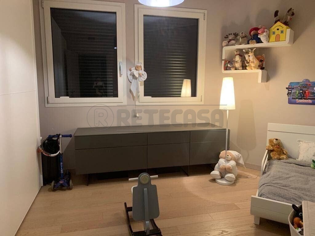 Trilocale con terrazzo in piazza umberto i, Nembro