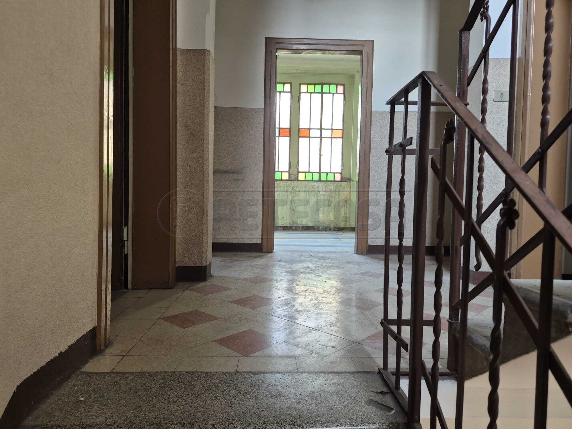 Trilocale da ristrutturare a Curno