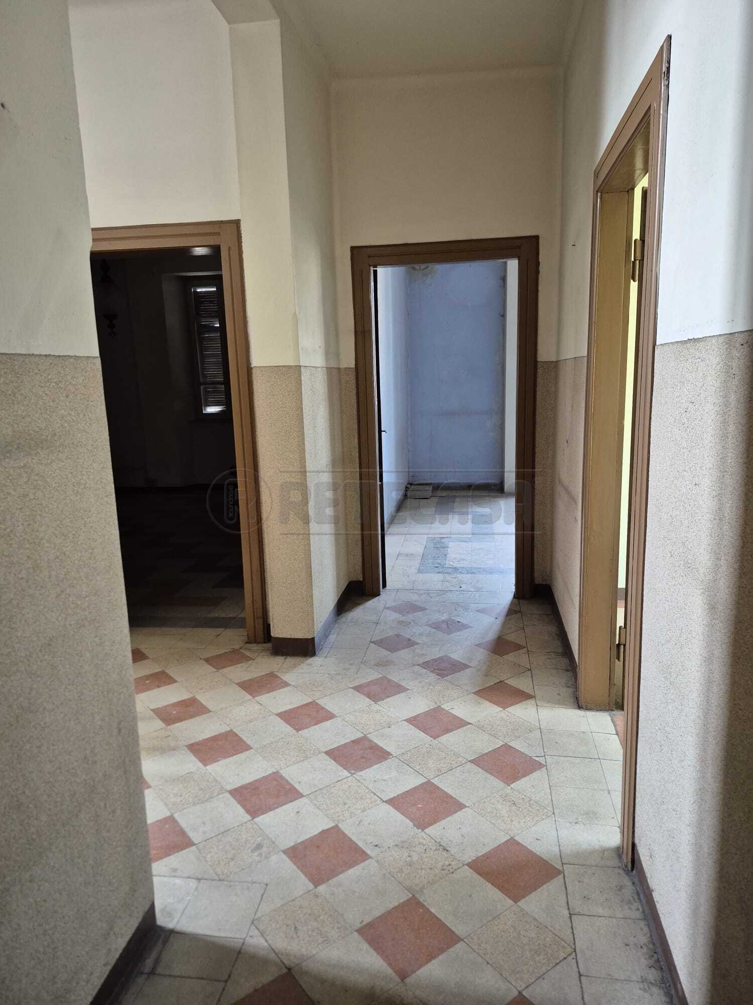 Trilocale da ristrutturare a Curno