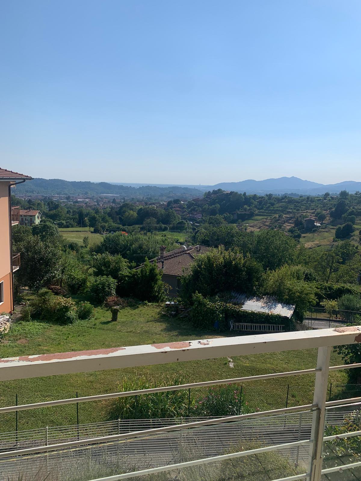 Bilocale con terrazzo a Sorisole