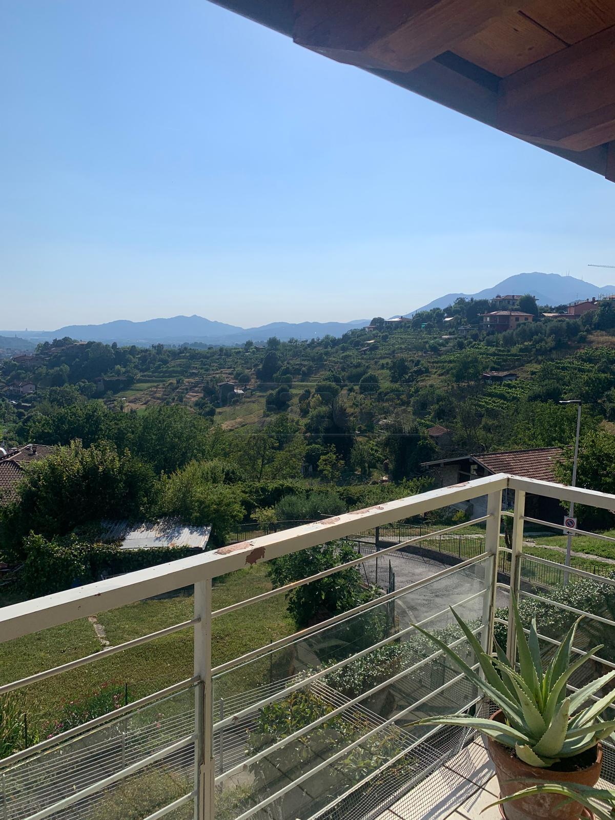 Bilocale con terrazzo a Sorisole