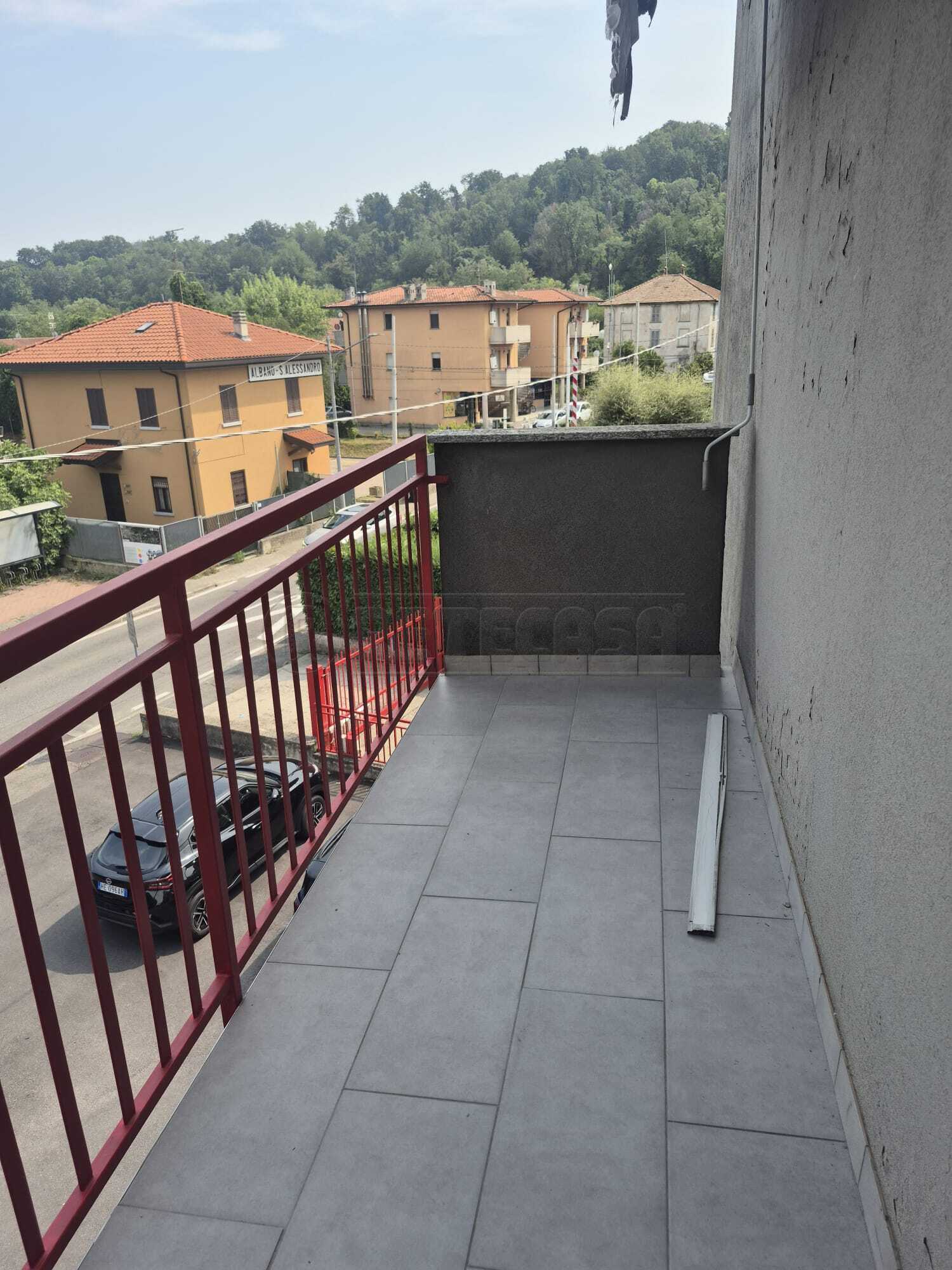 Trilocale con terrazzo a Albano Sant'Alessandro