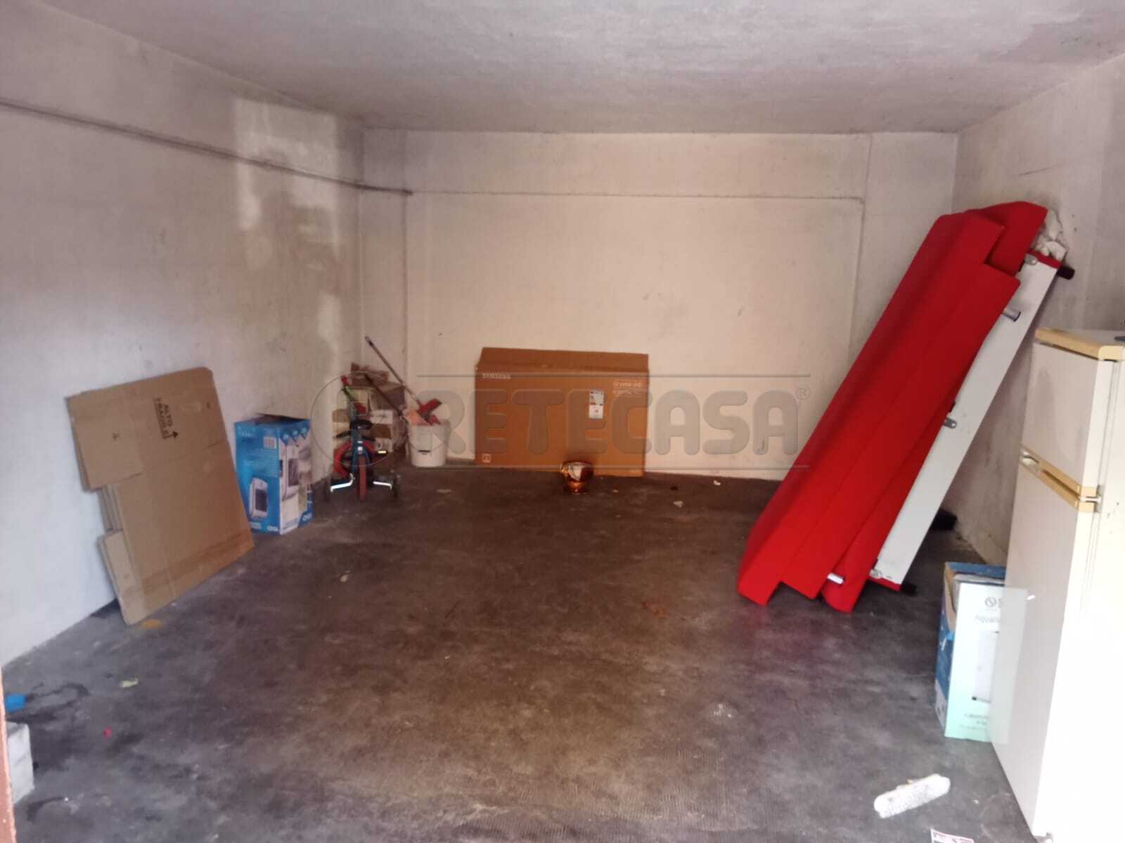 Trilocale con box in via enrico fermi 15, Osio Sotto