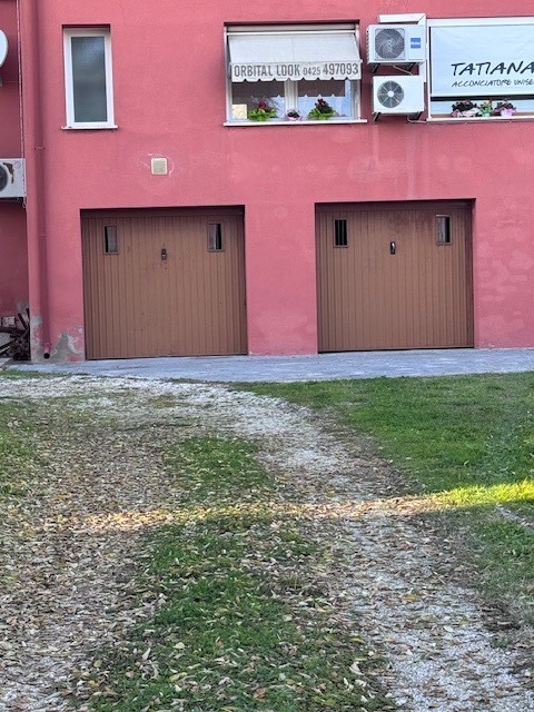 Box/Garage 24mq in vendita a Costa di Rovigo