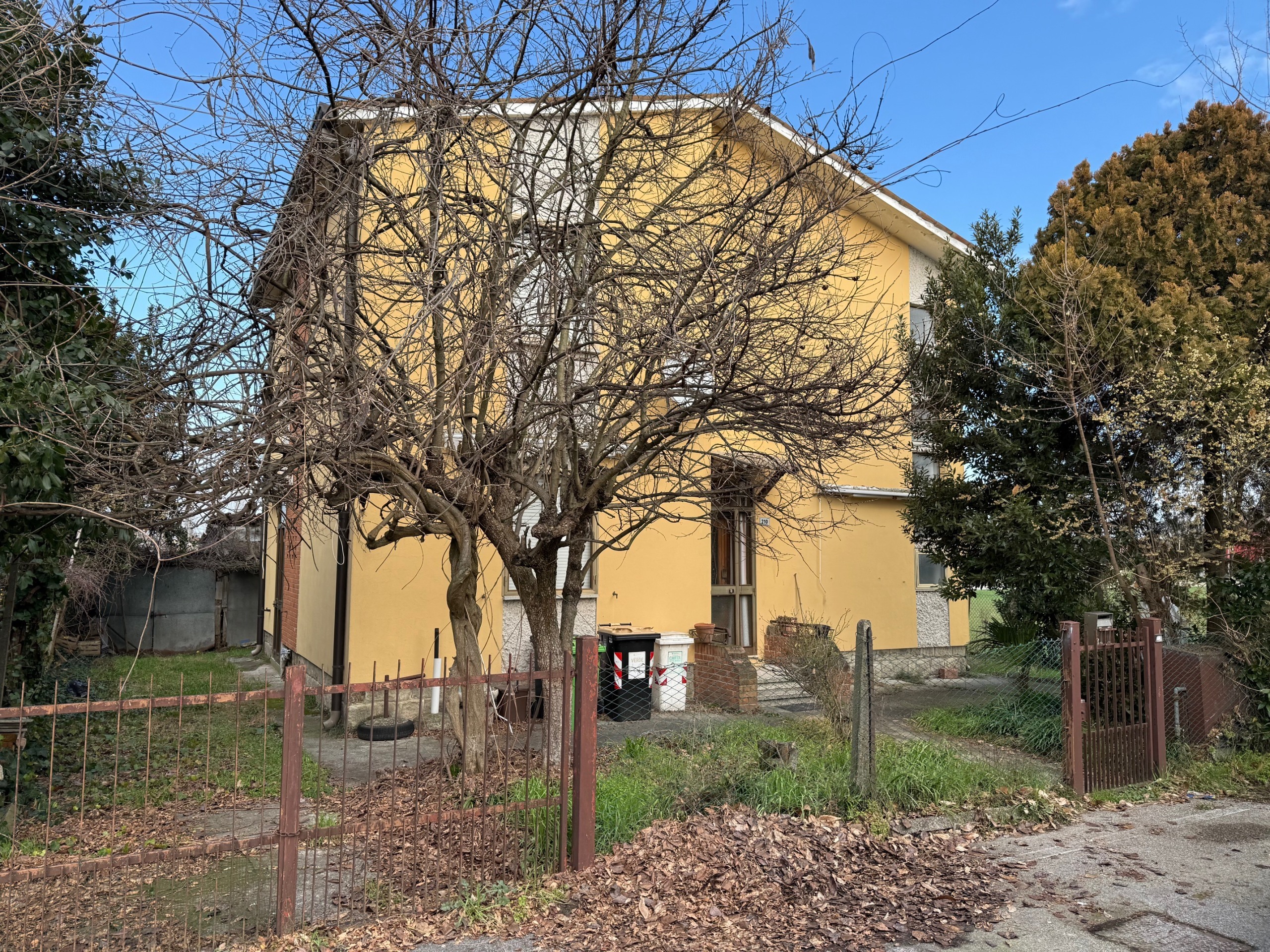 Casa indipendente con giardino a San Martino di Venezze