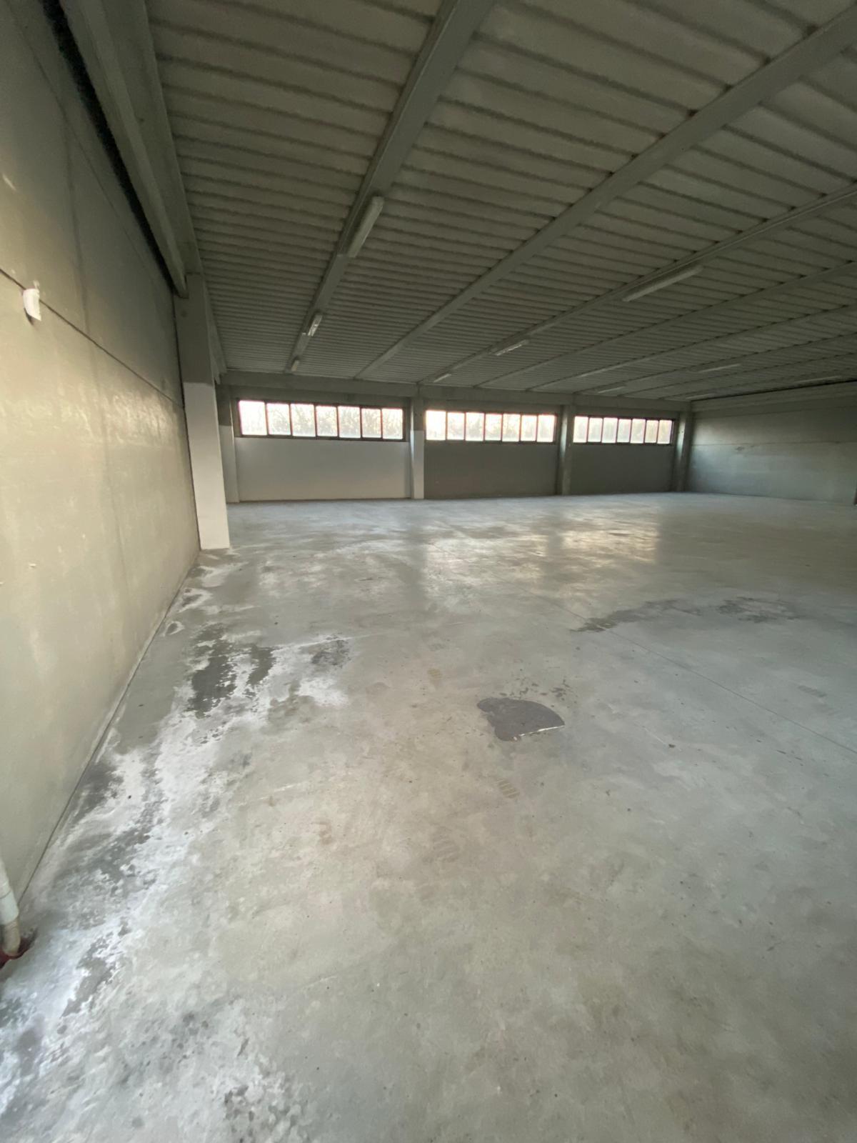 Magazzino in vendita a Rovigo