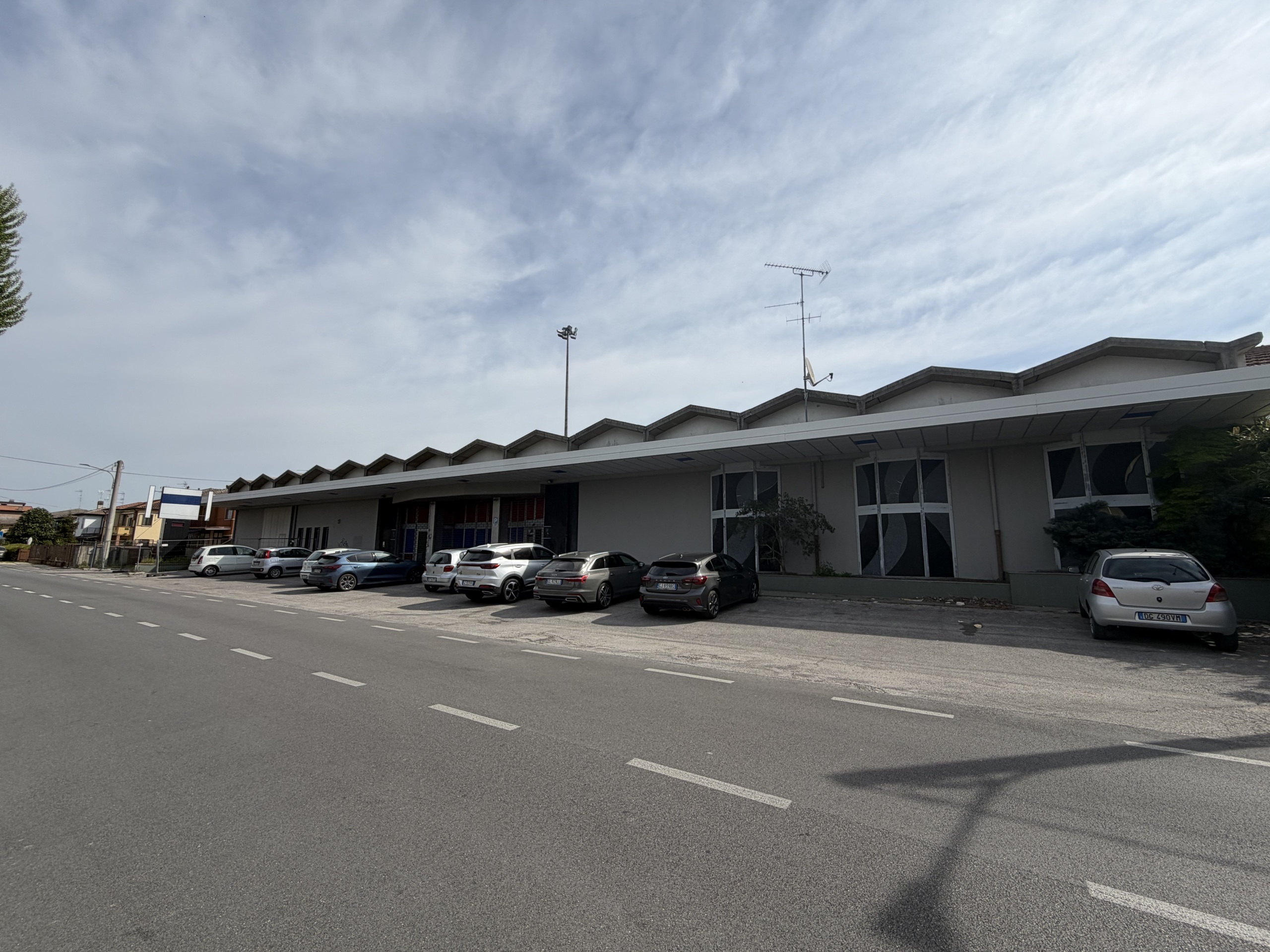 Capannone in vendita in via vincenzo chiarugi 10, Rovigo