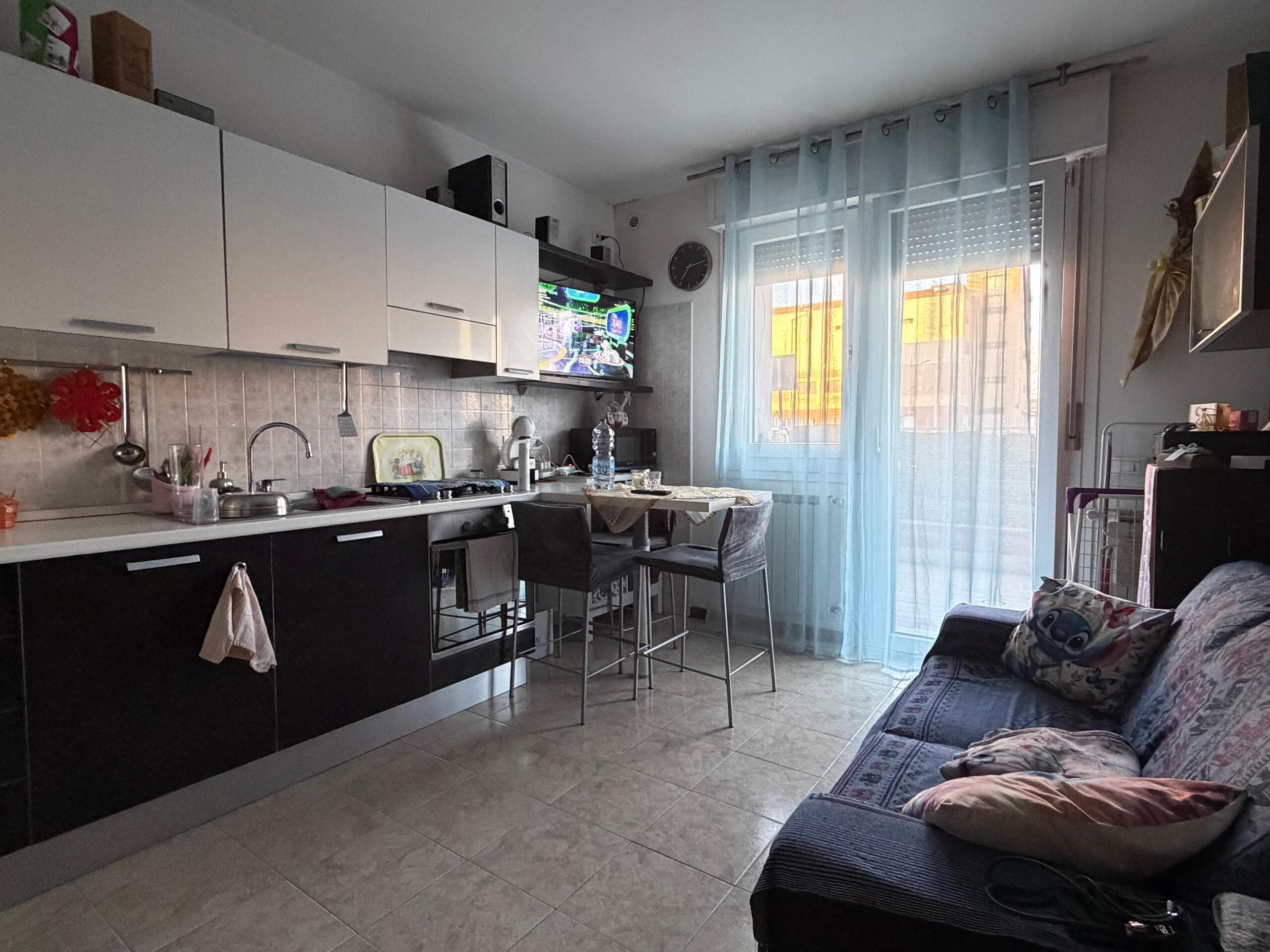 Trilocale con terrazzo in via aldo moro 5, Rovigo
