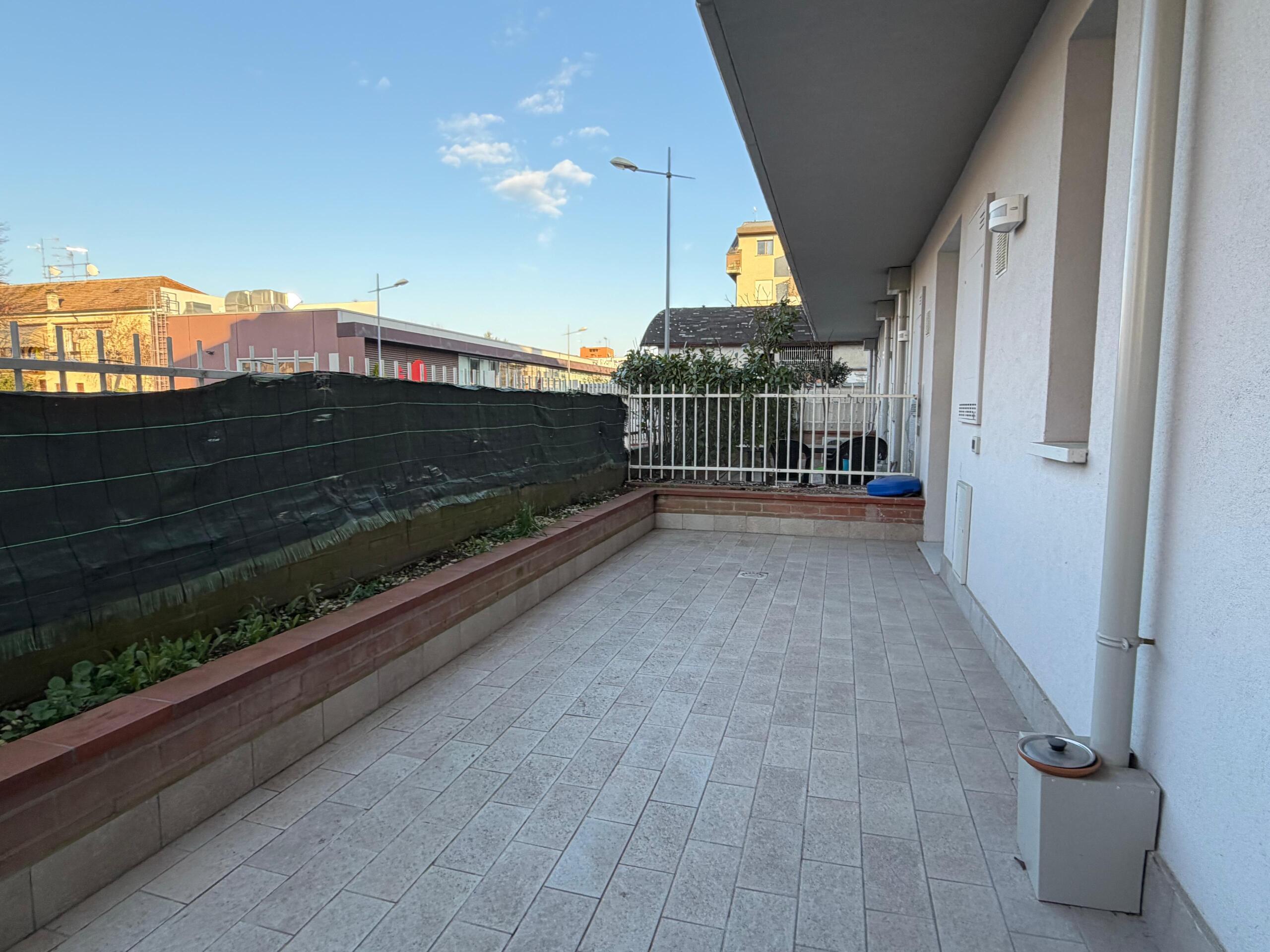 Trilocale con terrazzo in via aldo moro 5, Rovigo