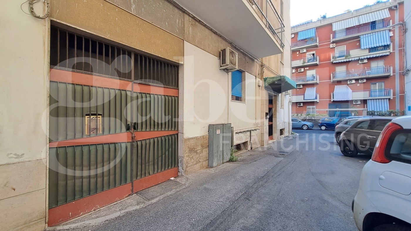 Box/Garage 60mq in vendita a Catania