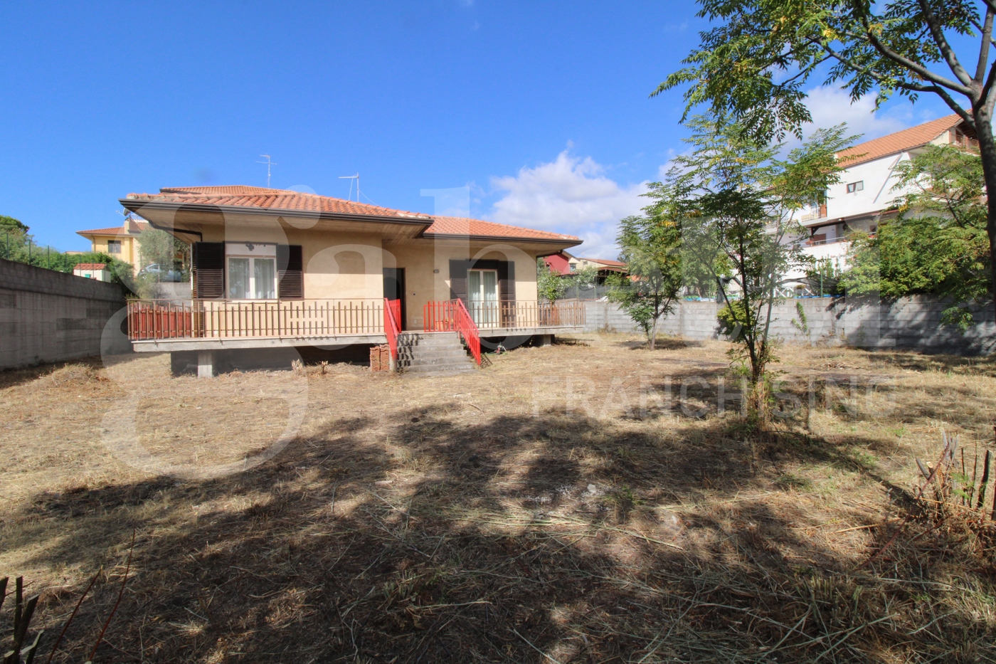 Villa con giardino a Mascalucia