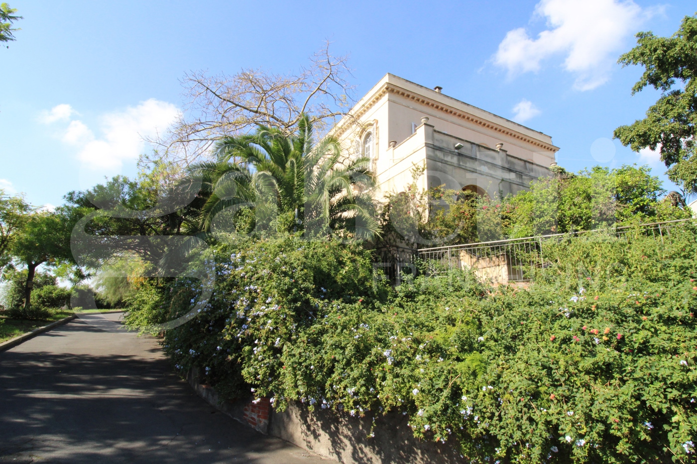 Villa con giardino a Catania