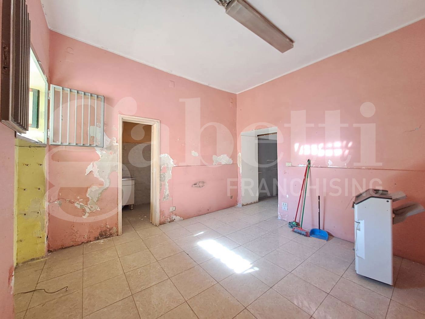 Negozio in affitto a Catania