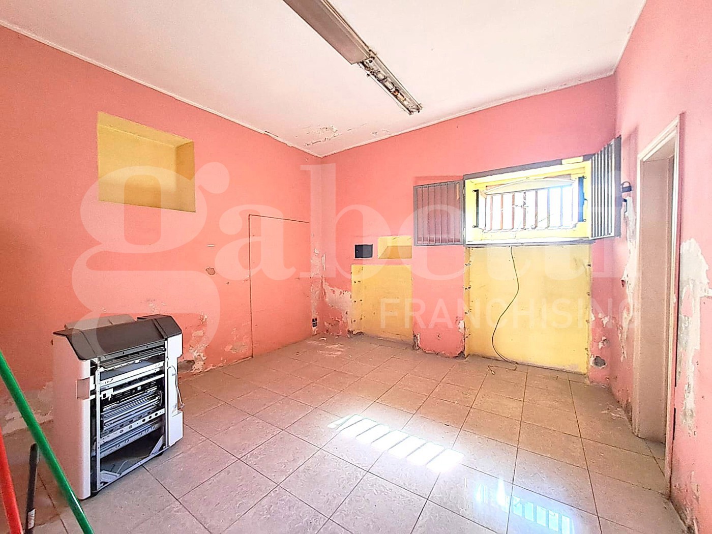 Negozio in affitto a Catania