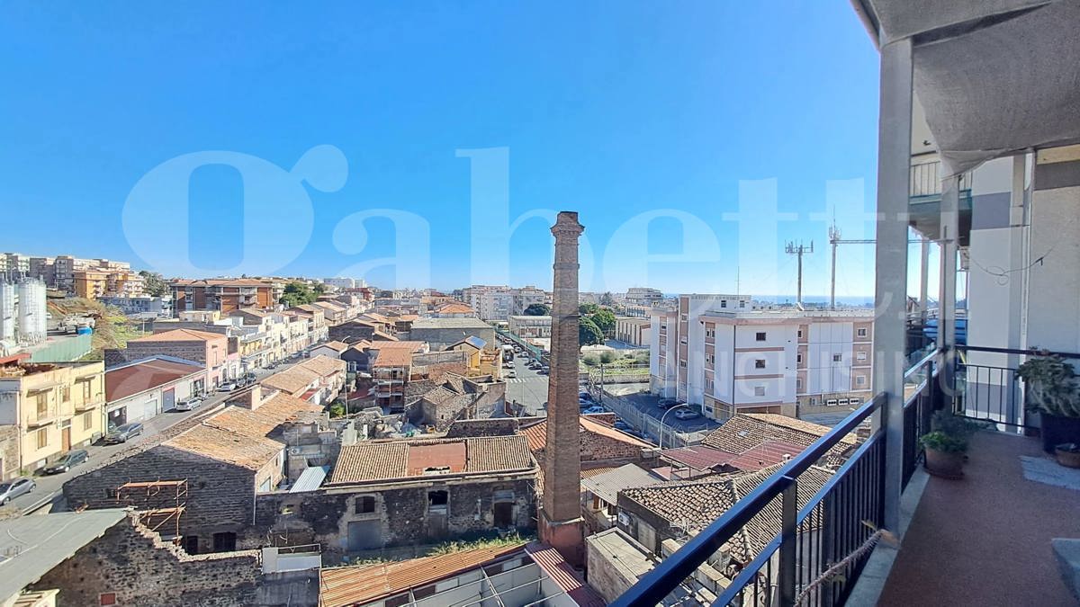 Quadrilocale con box doppio a Catania