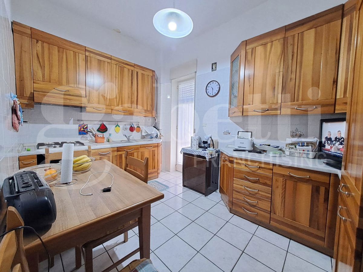 Quadrilocale con box doppio a Catania