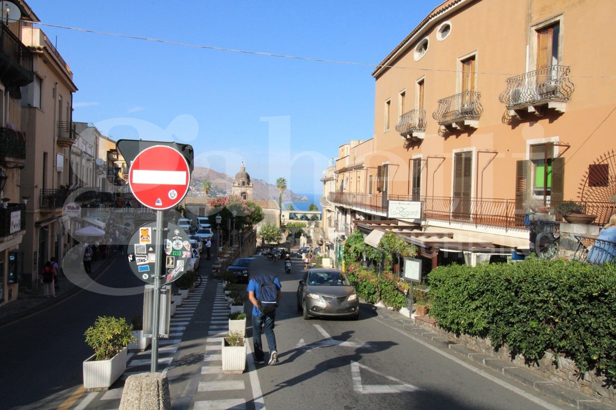 Negozio in affitto a Taormina