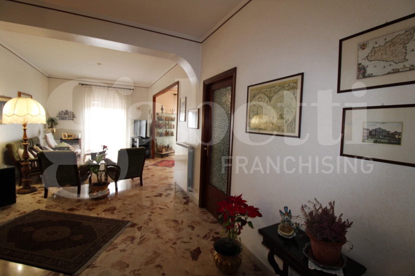 Quadrilocale con box a Catania