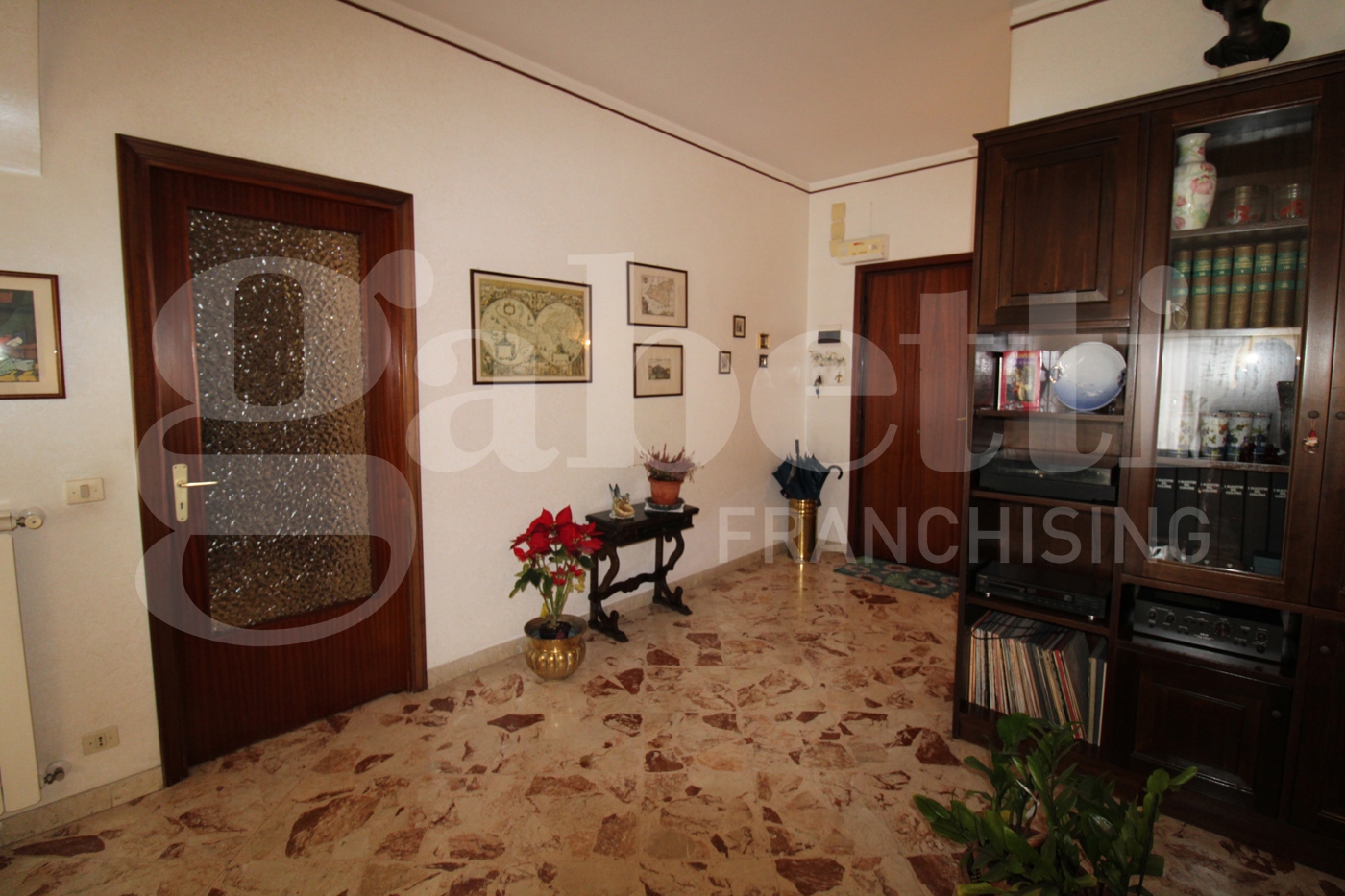 Quadrilocale con box a Catania