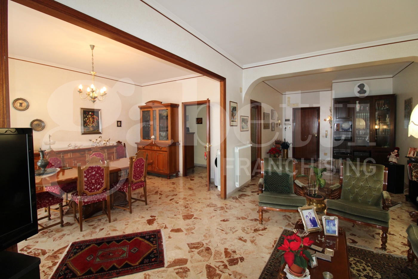 Quadrilocale con box a Catania